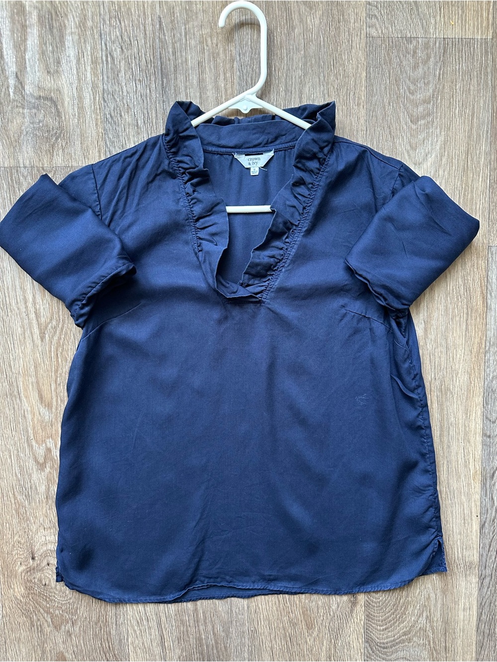 Crown & Ivy Navy Blue Ruffle Neck Blouse Top Size Small 3/4 Sleeve Pullover